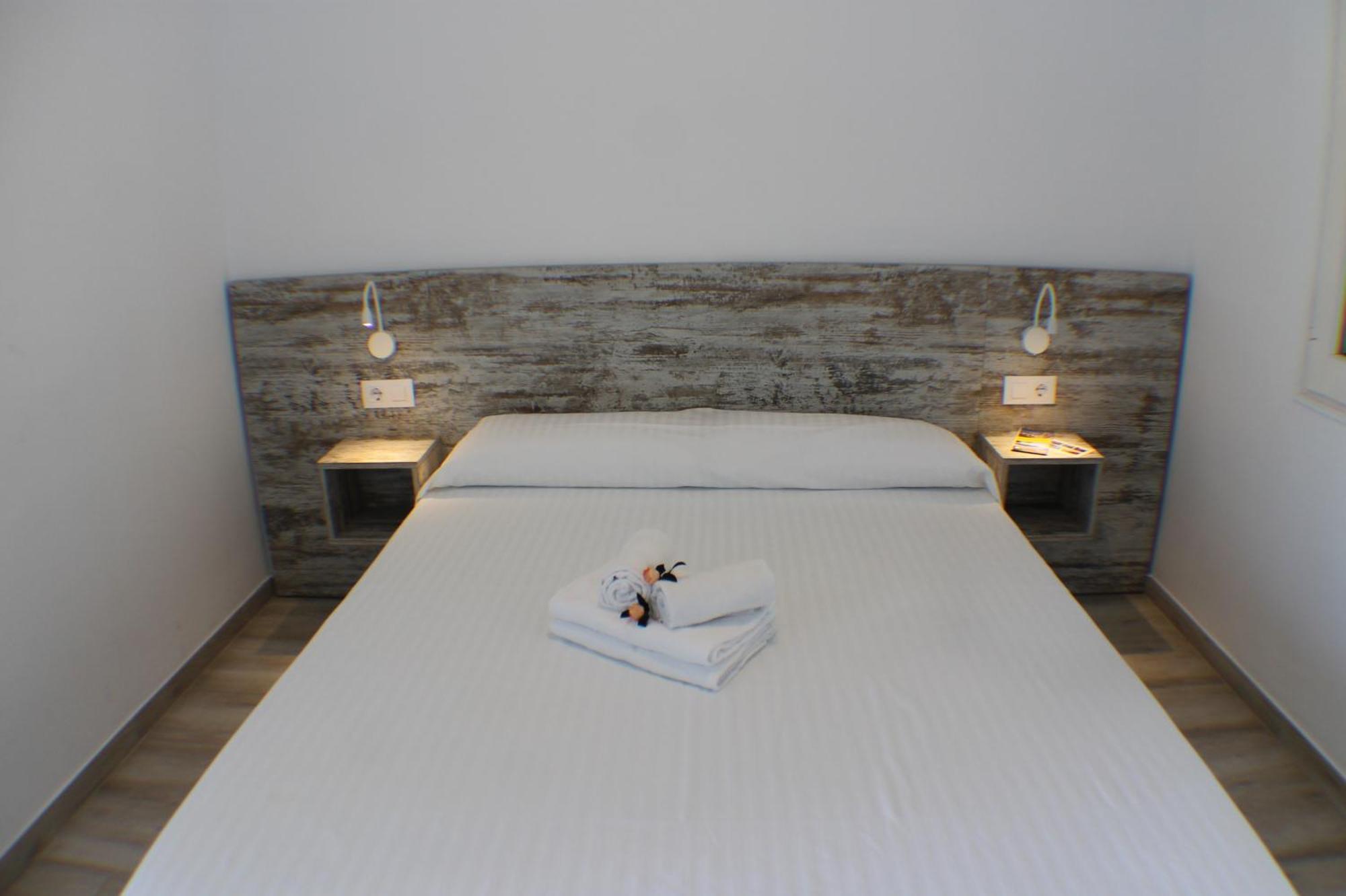 Agi Gloria Rooms Roses Bagian luar foto